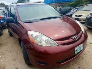 Toyota Sienna 2006 Red