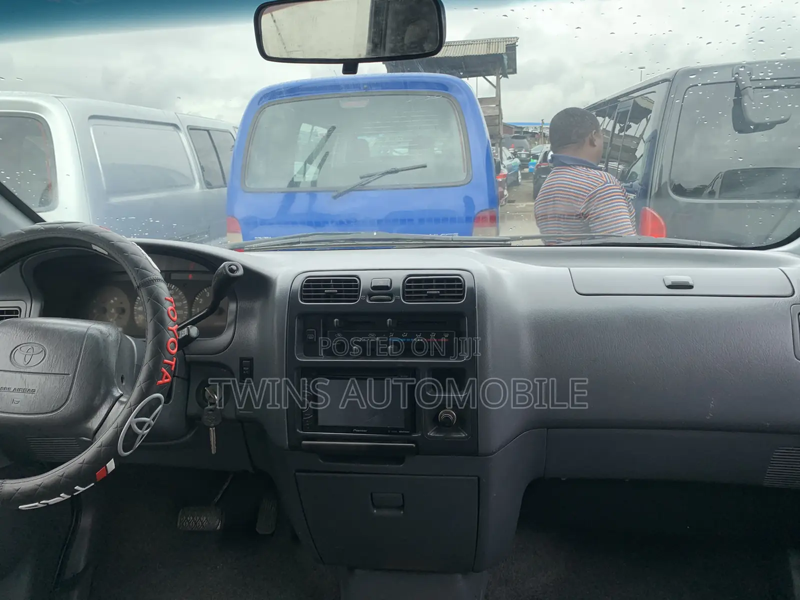 Toyota HiAce 2005 Blue