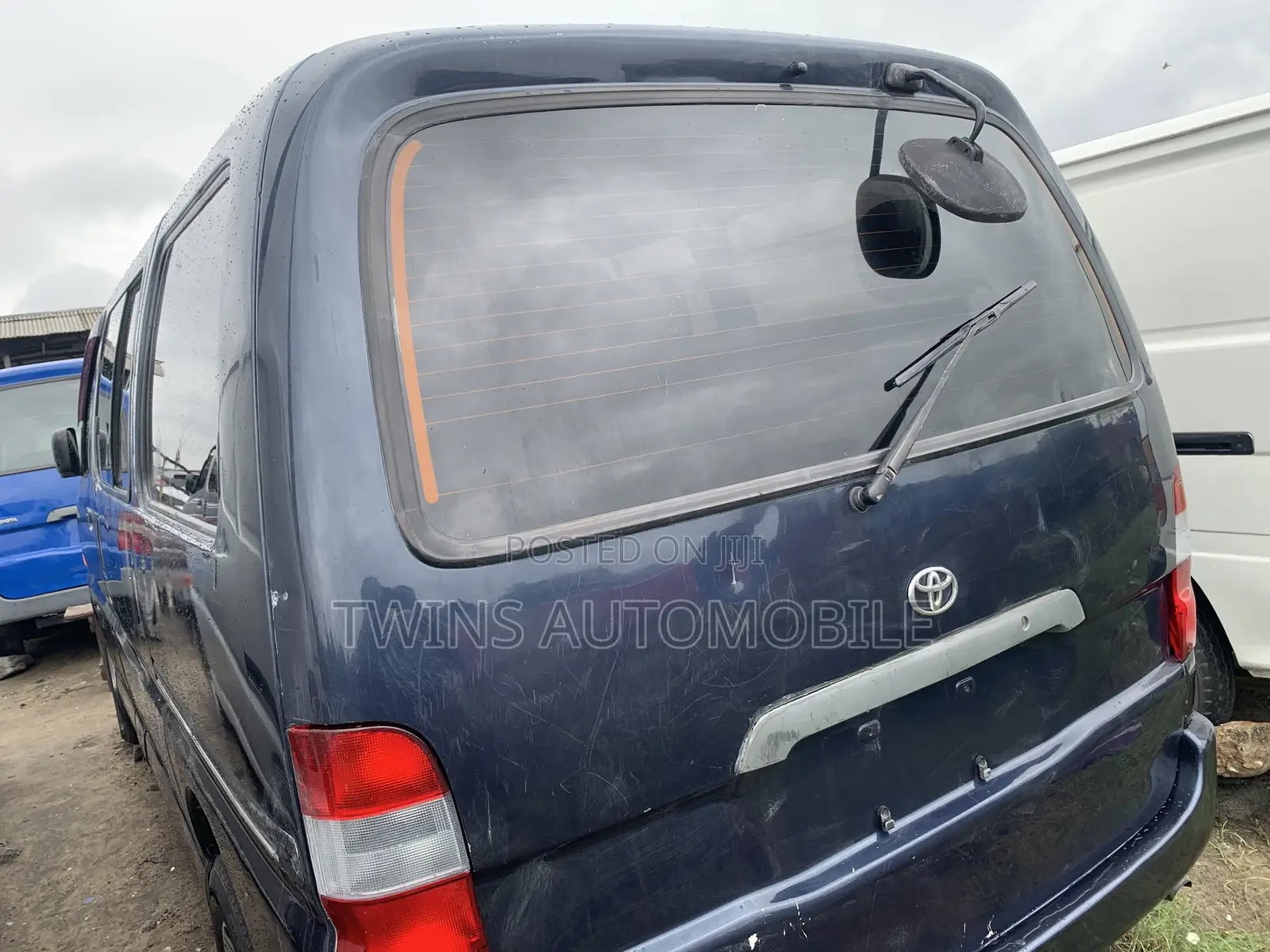 Toyota HiAce 2005 Blue