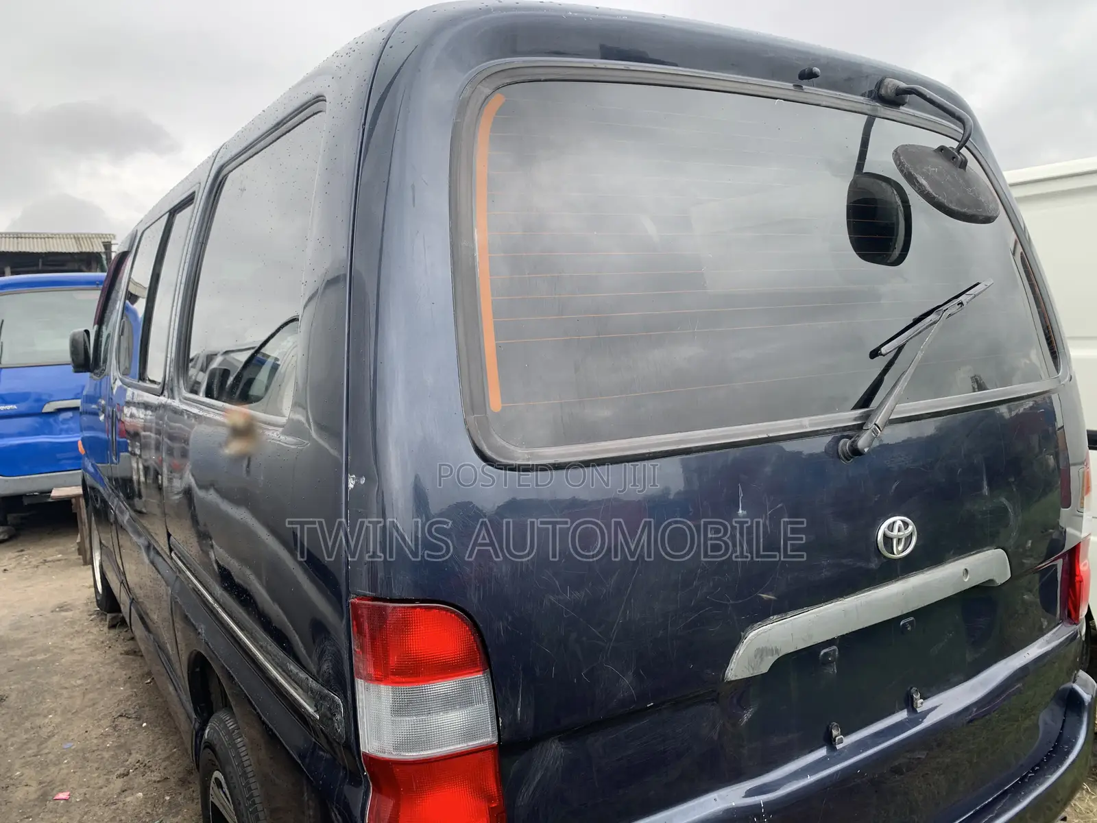 Toyota HiAce 2005 Blue
