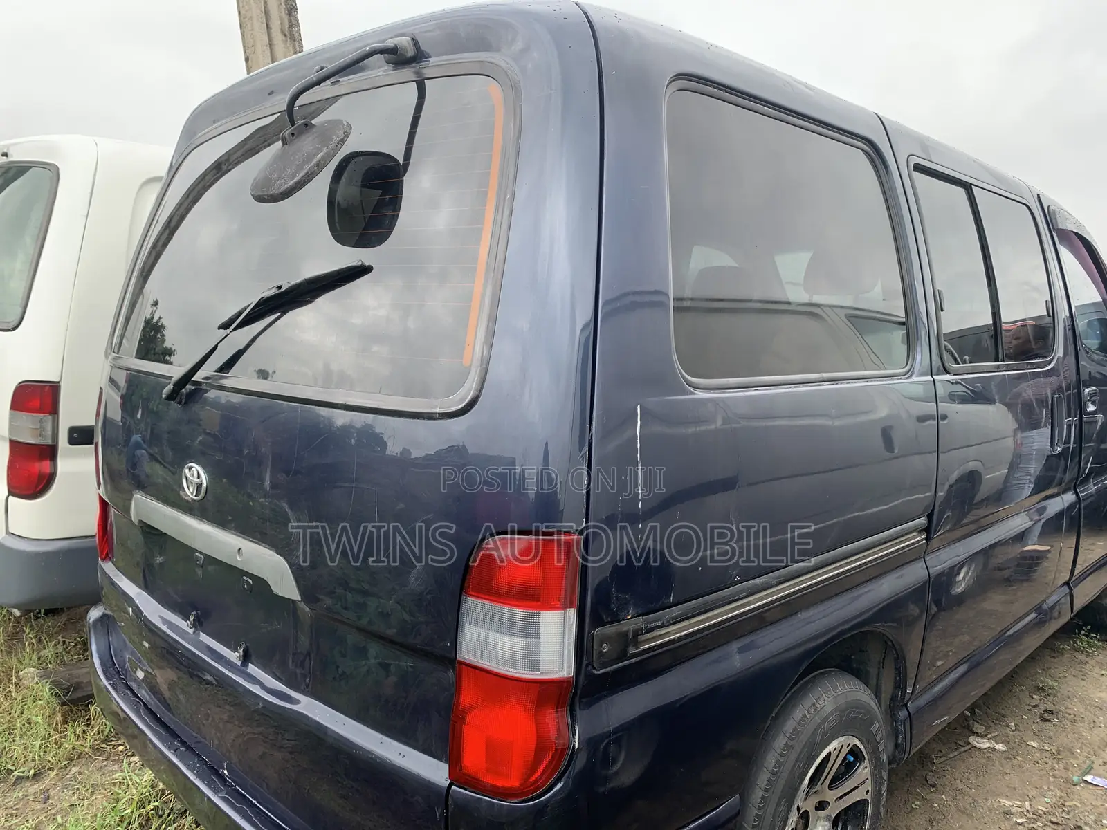Toyota HiAce 2005 Blue