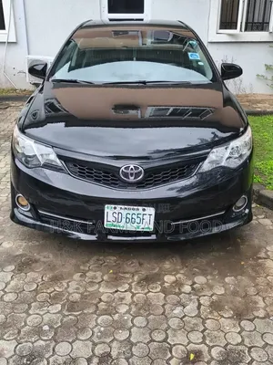Toyota Camry SE 4dr Sedan (2.5L 4cyl 6A) 2013 Black