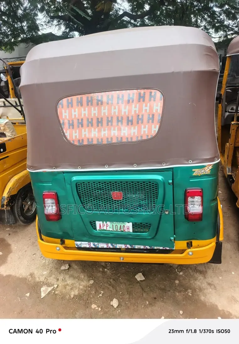 Bajaj RE 2025 Green