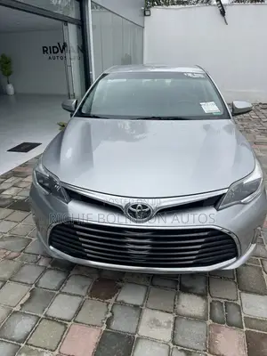 Toyota Avalon XLE FWDSedan (3.6L 6cyl 6A) 2016 Silver
