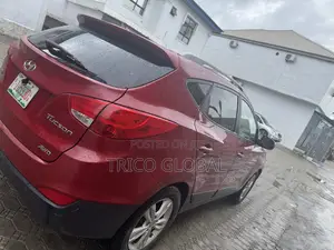 Hyundai Tucson GLS AWD 2012 Red