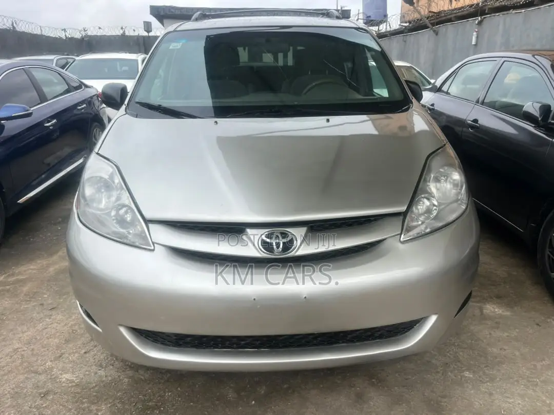 Toyota Sienna 2006 Gold