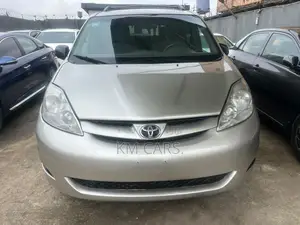 Toyota Sienna 2006 Gold