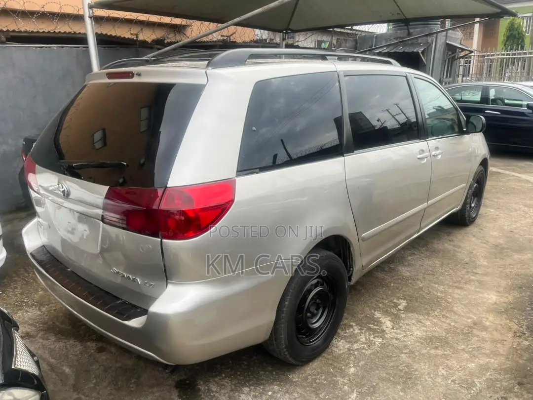 Toyota Sienna 2006 Gold