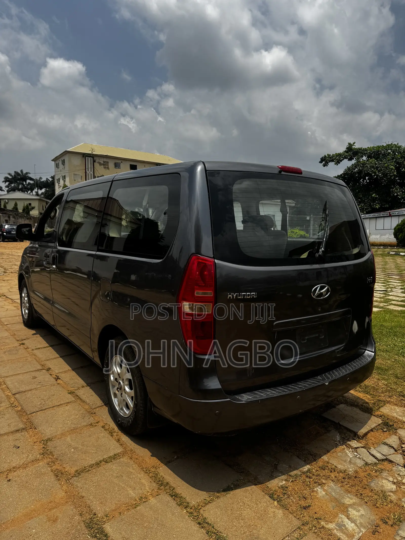 Hyundai H200 2011 Gray