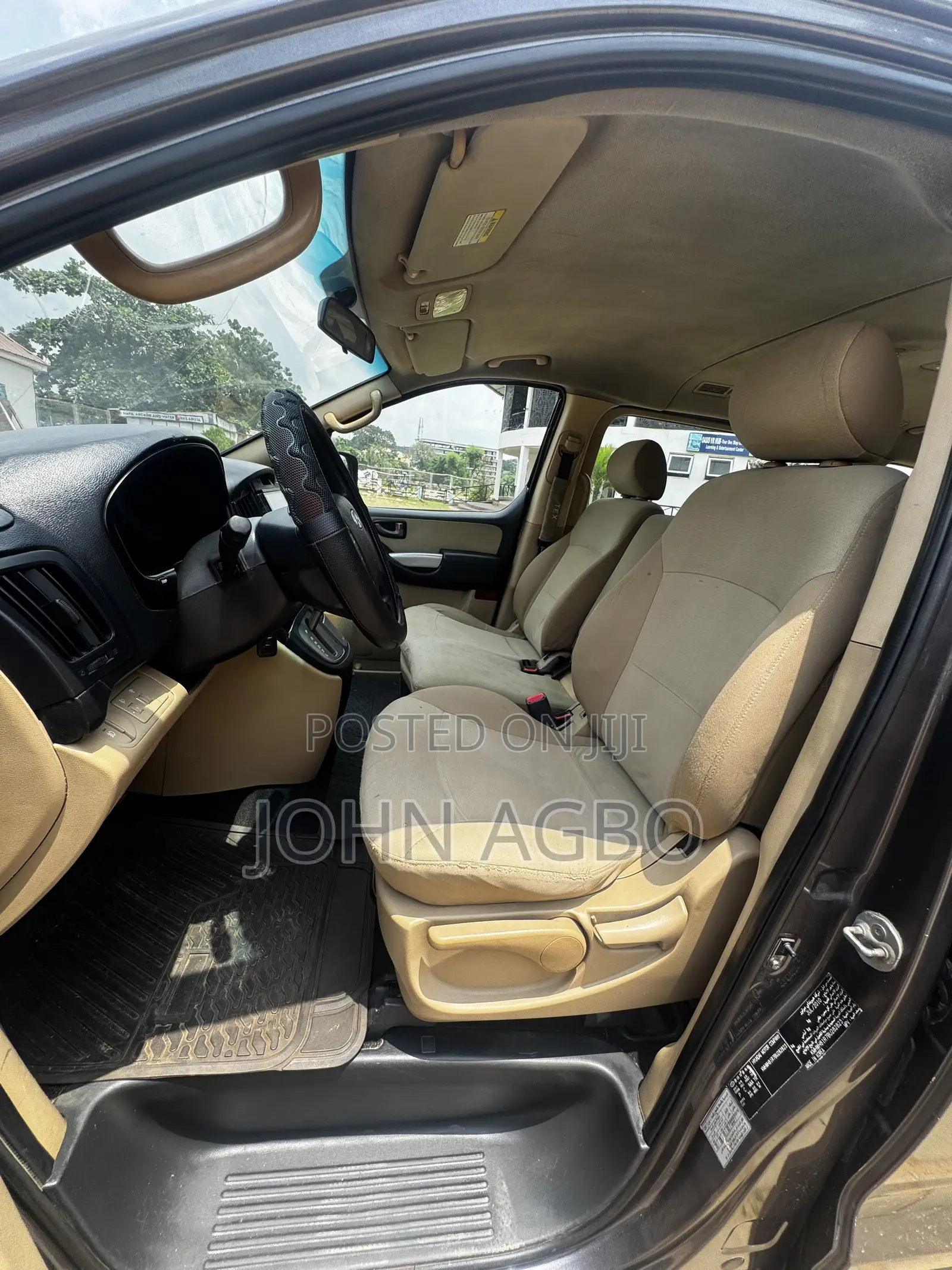 Hyundai H200 2011 Gray