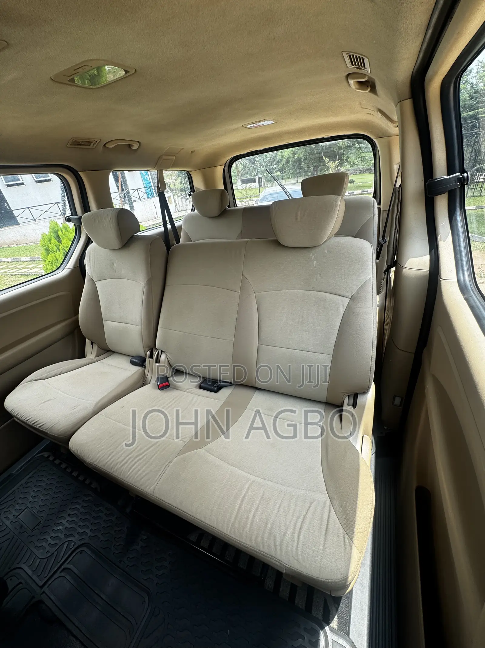 Hyundai H200 2011 Gray