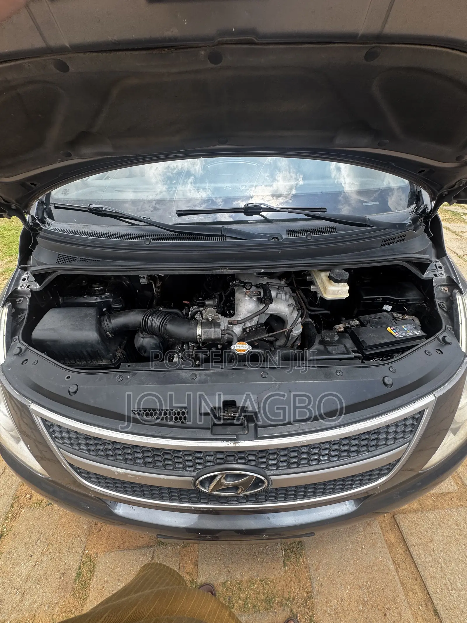 Hyundai H200 2011 Gray