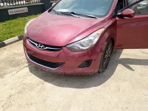Hyundai Elantra 2012 Red