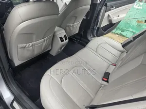 Hyundai Sonata Limited Sedan FWD (2.4L 4cyl 6A) 2016 Silver