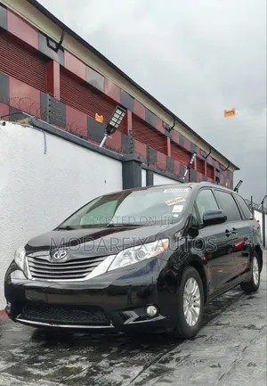 Toyota Sienna 2014 Black