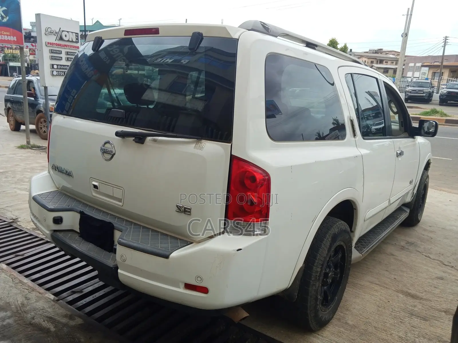 Nissan Armada 2009 White