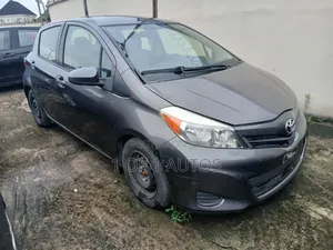 Toyota Yaris L Hatchback 5dr 2012 Gray