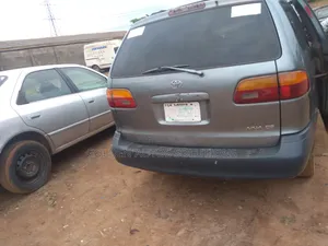 Toyota Sienna 2000