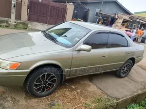 Toyota Camry Automatic 1999 Gray