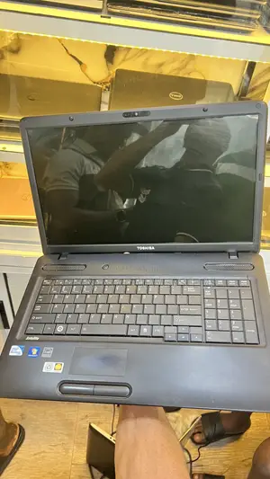 Laptop Toshiba Satellite C675 4GB Intel Celeron HDD 160GB