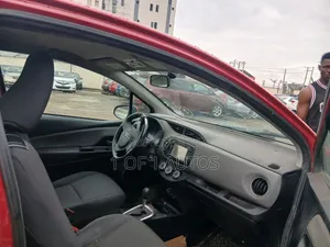 Toyota Yaris L Hatchback 5dr 2015 Red