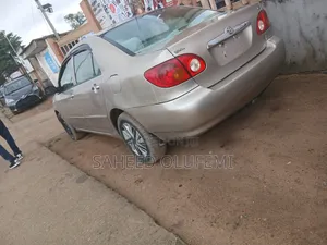 Toyota Corolla 2003 Gold