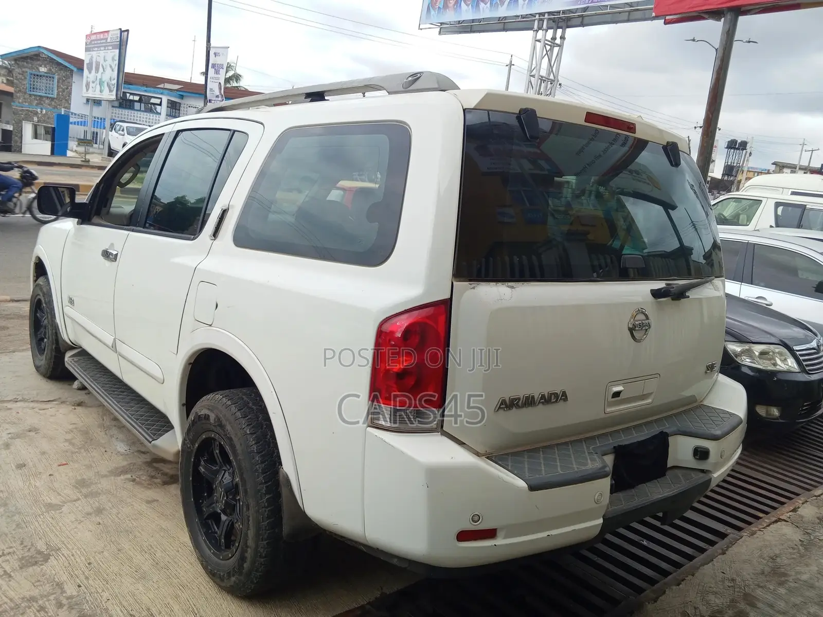 Nissan Armada 2009 White
