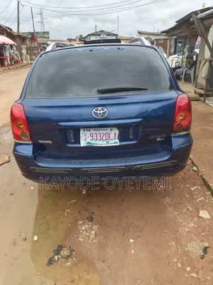 Toyota Avensis 2006 Blue