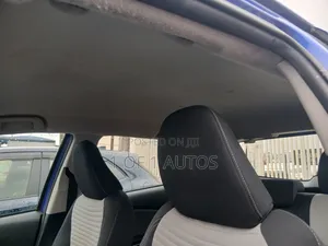Toyota Yaris L Hatchback 5dr 2018 Blue