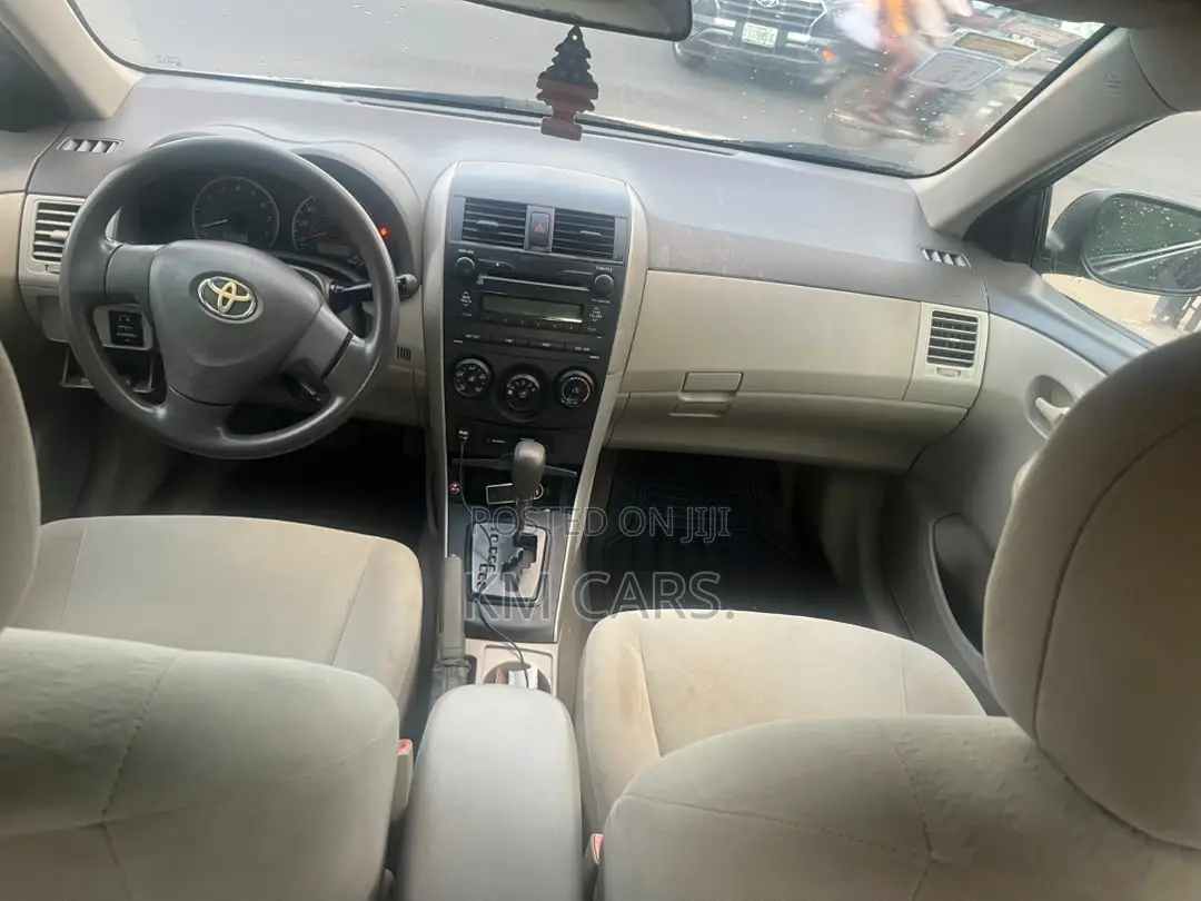 Toyota Corolla 2009 Gray