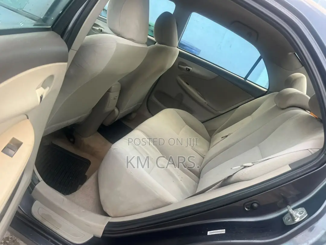Toyota Corolla 2009 Gray