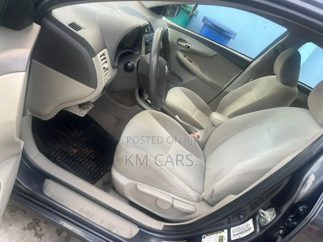 Toyota Corolla 2009 Gray