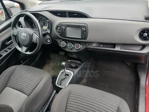Toyota Yaris L Hatchback 5dr 2018 Red