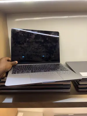 Laptop Apple MacBook Air 2022 M2 8GB Apple M2 SSD 256GB