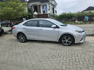 Toyota Corolla LE 4dr Sedan (1.8L 4cyl CVT) 2016 Silver