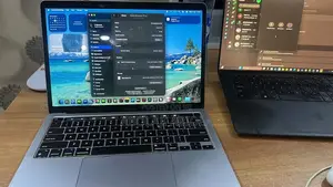 Laptop Apple MacBook Pro 2020 8GB Apple M3 Max SSHD (Hybrid) 256GB