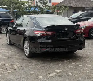 Toyota Camry XLE FWD (2.5L 4cyl 8AM) 2018 Black