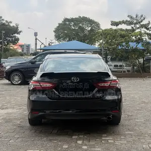 Toyota Camry XLE FWD (2.5L 4cyl 8AM) 2018 Black