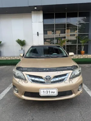 Toyota Corolla 2013 Gold