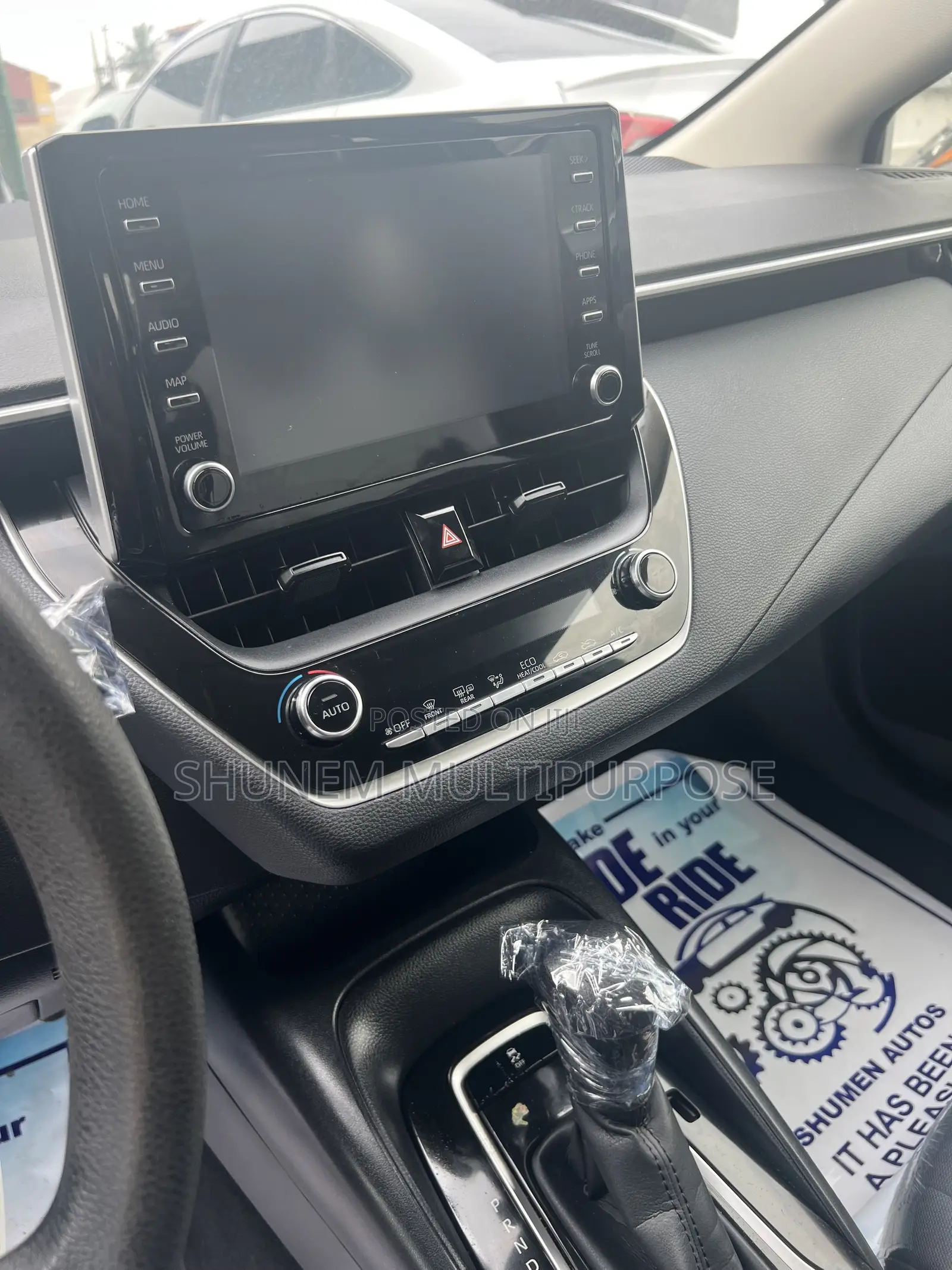 Toyota Corolla LE 2020 White