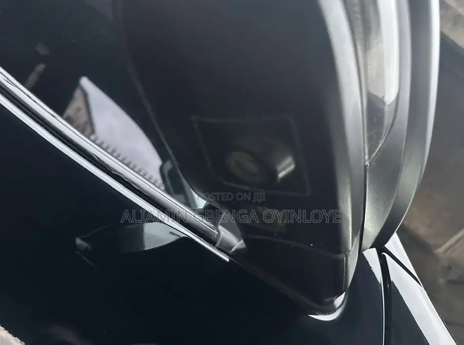 Toyota Hilux 2024 Black