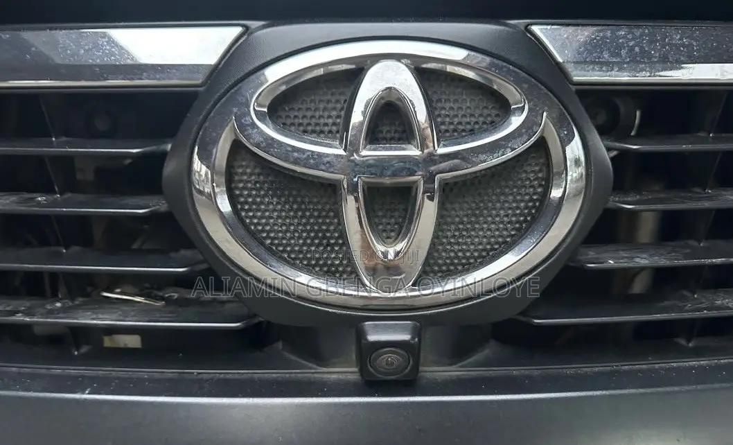 Toyota Hilux 2024 Black