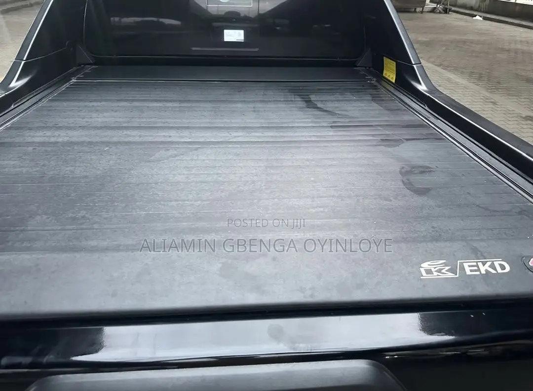 Toyota Hilux 2024 Black