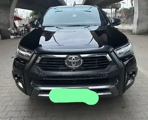 Toyota Hilux 2024 Black