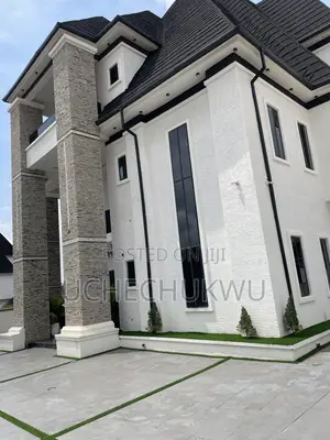 5bdrm Penthouse in Fapline Estate, Dakwo District for sale