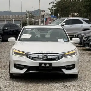 Honda Accord Touring V6 4dr Sedan FWD (3.5L 6cyl 6A) 2017 White