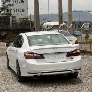 Honda Accord Touring V6 4dr Sedan FWD (3.5L 6cyl 6A) 2017 White