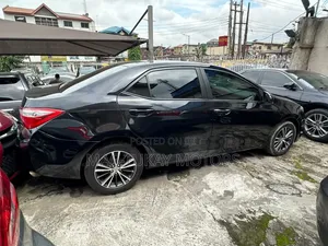 Toyota Corolla 2016 Black
