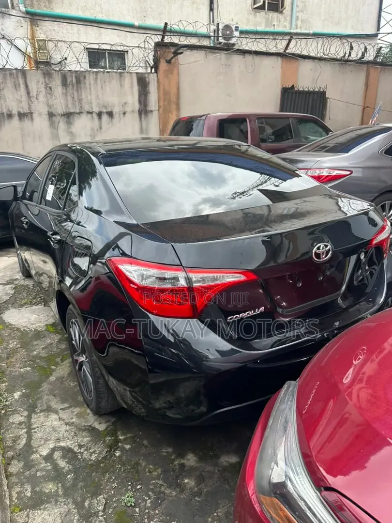 Toyota Corolla 2016 Black