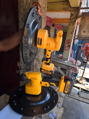 DeWALT Cordless Wall Smoothing Machine / Plastering Trowel – 2 Batter